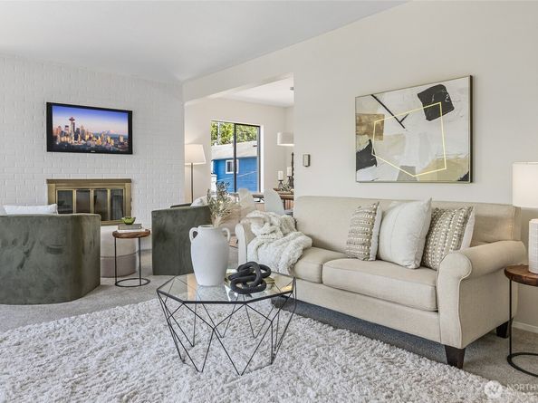 2858 32nd Avenue W 302, Seattle WA 98199