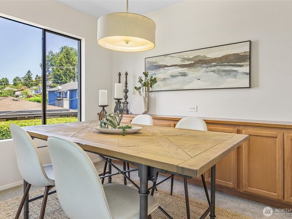 2858 32nd Avenue W 302, Seattle WA 98199