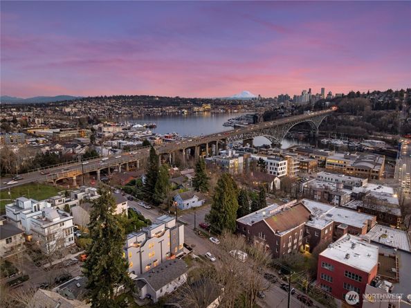 3609 Linden Avenue N, Seattle WA 98103