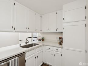 1300 University Street 7C, Seattle WA 98101