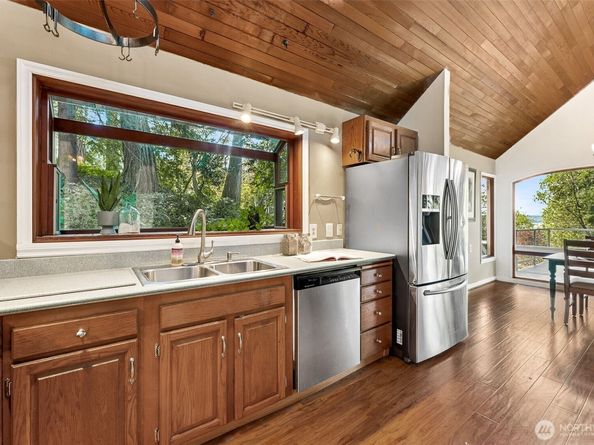 15602 26th Avenue SW, Burien WA 98166
