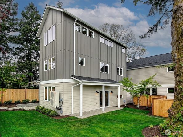 10706 Fremont Avenue N, Seattle WA 98133