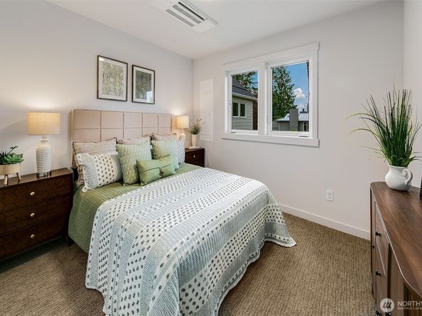 10706 Fremont Avenue N, Seattle WA 98133