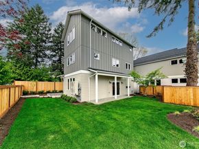 10706 Fremont Avenue N, Seattle WA 98133