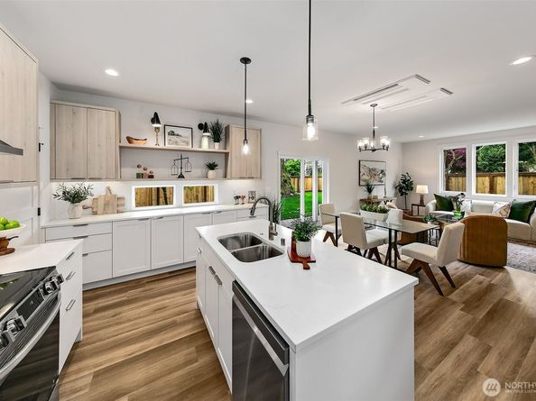 10706 Fremont Avenue N, Seattle WA 98133