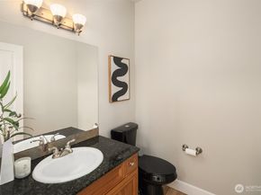 1977 16th Court NE, Issaquah WA 98029