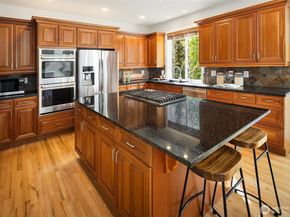 1977 16th Court NE, Issaquah WA 98029