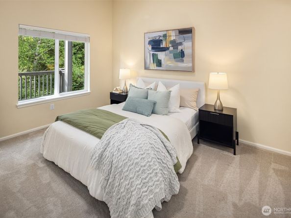 1977 16th Court NE, Issaquah WA 98029