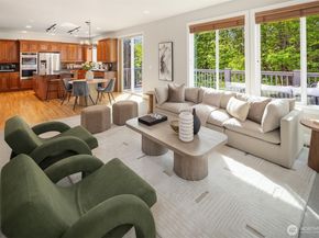 1977 16th Court NE, Issaquah WA 98029