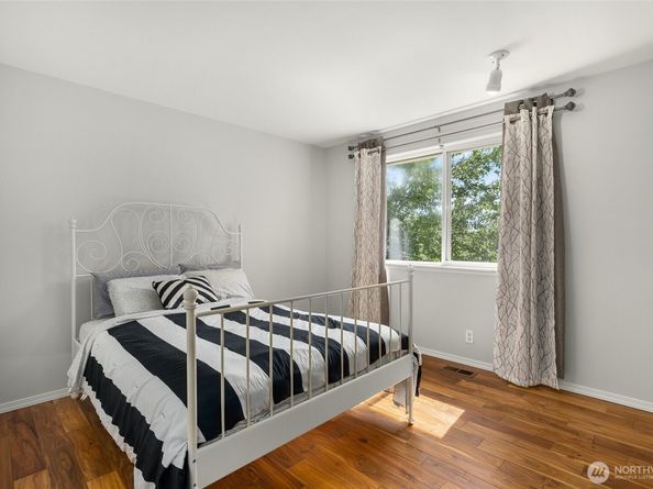 19013 112th Place SE, Renton WA 98055