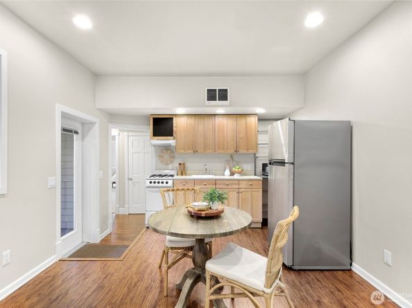403 Slater Street S, Kirkland WA 98033