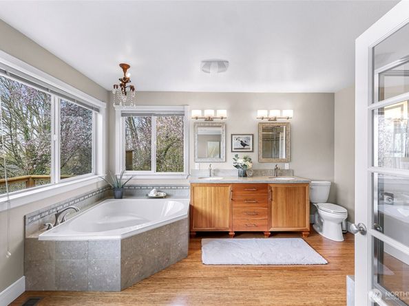 403 Slater Street S, Kirkland WA 98033