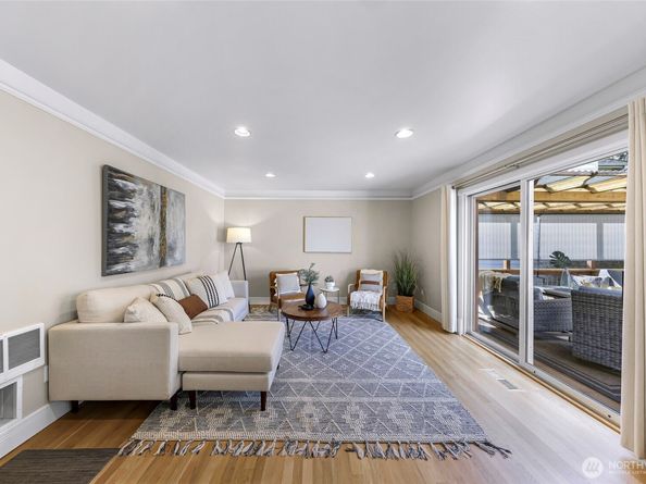 403 Slater Street S, Kirkland WA 98033