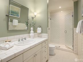 463 39th Avenue E, Seattle WA 98112