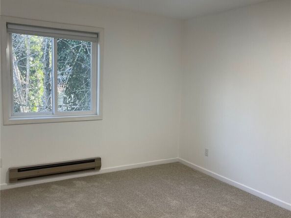 11419 99 Place NE 301, Kirkland WA 98033
