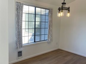 11419 99 Place NE 301, Kirkland WA 98033