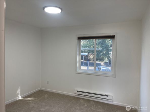 11419 99 Place NE 301, Kirkland WA 98033