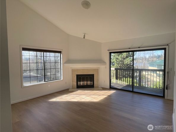 11419 99 Place NE 301, Kirkland WA 98033