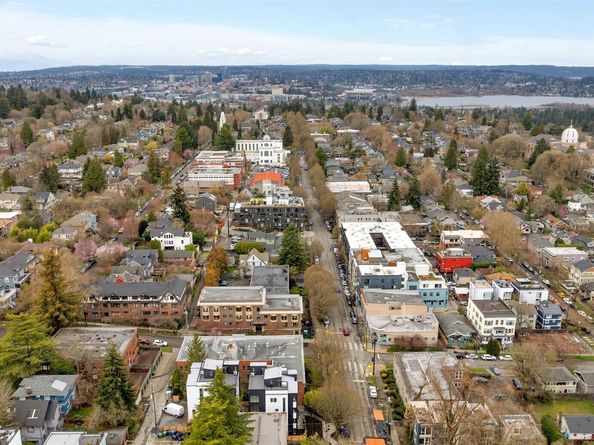 425 19th Avenue E, Seattle WA 98112