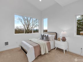 425 19th Avenue E, Seattle WA 98112