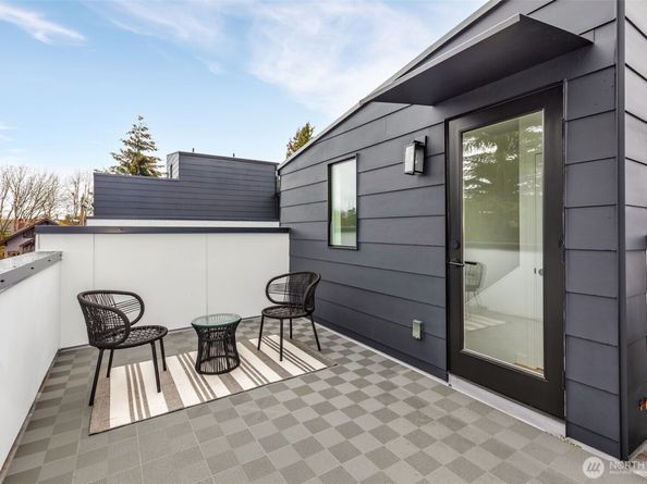 425 19th Avenue E, Seattle WA 98112