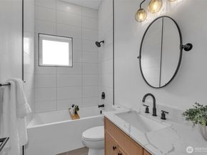 425 19th Avenue E, Seattle WA 98112