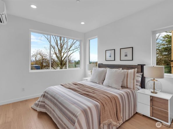 425 19th Avenue E, Seattle WA 98112
