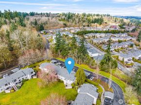 9926 NE 144th Lane 301, Kirkland WA 98034