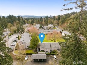 9926 NE 144th Lane 301, Kirkland WA 98034