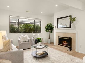 9926 NE 144th Lane 301, Kirkland WA 98034