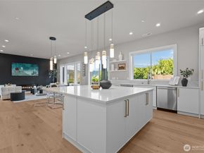 904 N 33rd Place, Renton WA 98056