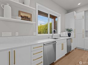 904 N 33rd Place, Renton WA 98056