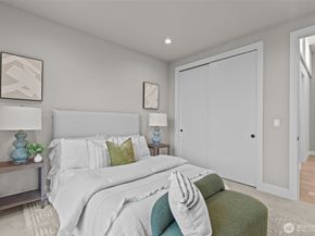 904 N 33rd Place, Renton WA 98056