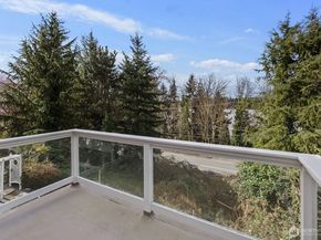 1665 204th Avenue NE, Sammamish WA 98074