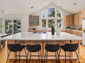 1665 204th Avenue NE, Sammamish WA 98074