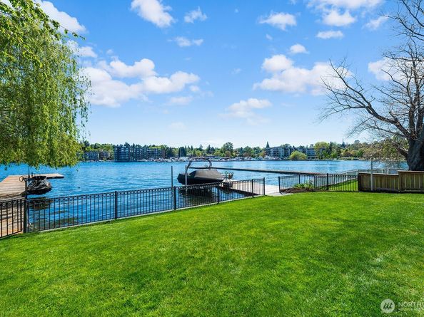 8696 Island Drive S, Seattle WA 98118