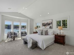 8696 Island Drive S, Seattle WA 98118