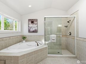 8696 Island Drive S, Seattle WA 98118
