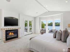 8696 Island Drive S, Seattle WA 98118