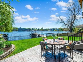 8696 Island Drive S, Seattle WA 98118