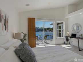 8696 Island Drive S, Seattle WA 98118