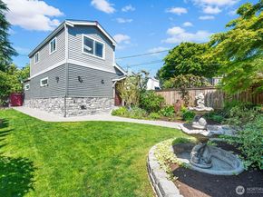 8696 Island Drive S, Seattle WA 98118