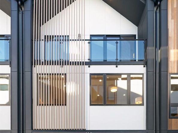 411 99th Avenue NE, Bellevue WA 98004