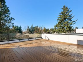 411 99th Avenue NE, Bellevue WA 98004