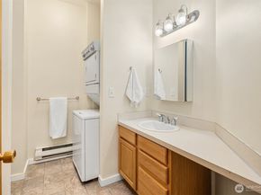 1711 NE 104th Street, Seattle WA 98125