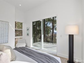 11905 89th Avenue NE, Kirkland WA 98034