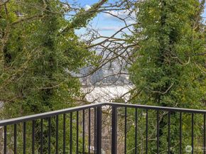 11905 89th Avenue NE, Kirkland WA 98034