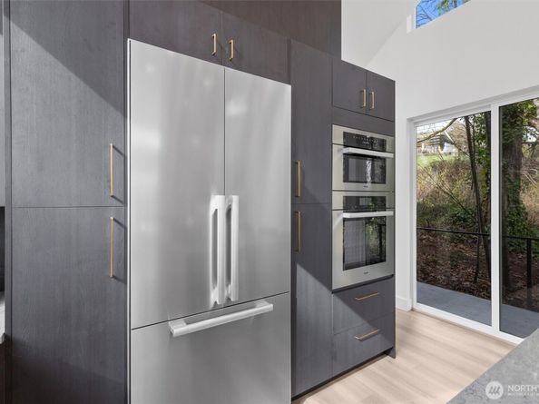 11905 89th Avenue NE, Kirkland WA 98034