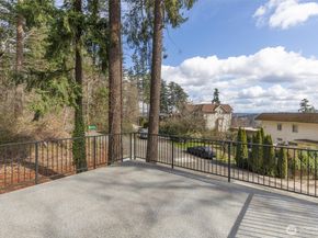 11905 89th Avenue NE, Kirkland WA 98034