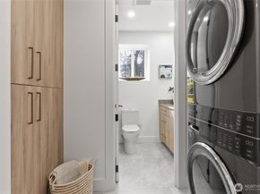 11905 89th Avenue NE, Kirkland WA 98034